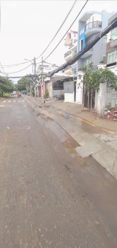 Bán nhà quận 8. Hẻm thẳng 1 trục cách mặt t.i.ề.n đường vài bước chân.