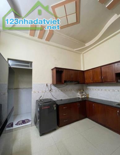 Bán nhà quận 8. Hẻm thẳng 1 trục cách mặt t.i.ề.n đường vài bước chân. - 3