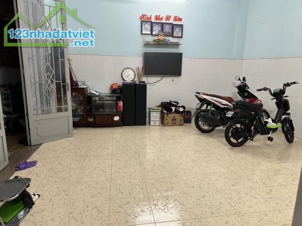 HOA ĐÀO – NGANG 9.5M – HẺM XE HƠI TRẢI NHỰA – 61M2 – 9.5 TỶ - 1