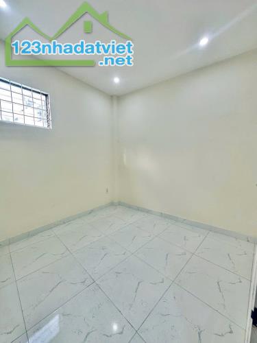 GÒ VẤP-KHU NGUYỄN THÁI SƠN-DTSD 70M2-NHỈNH 3 TỶ -3 TẦNG BTCT - 2