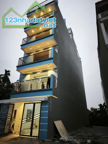 Cho thuê nhà 120m2 x 5 tầng 1 tum làm văn phòng, trung tâm giáo dục....gần ngã tư thị - 3