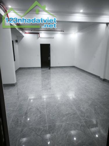 Cho thuê nhà 120m2 x 5 tầng 1 tum làm văn phòng, trung tâm giáo dục....gần ngã tư thị - 1