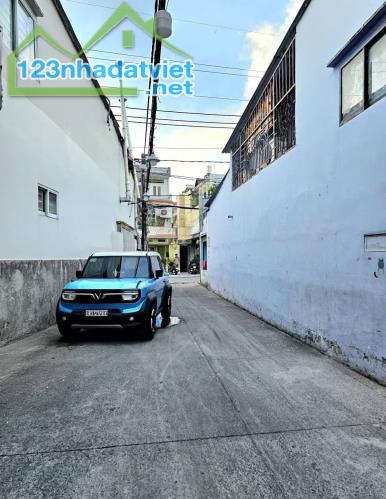 Bán nhà mới 2 mặt hẻm xe hơi Bùi Minh Trực Q.8. Cách 2 căn nhà ra mặt t.i.ề.n đường. - 1