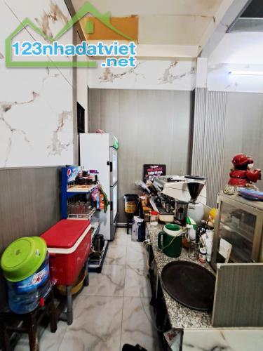 Nhà mặt tiền kinh doanh 3 tầng, đối diện C/c Celadon, 5.7 tỷ - 2