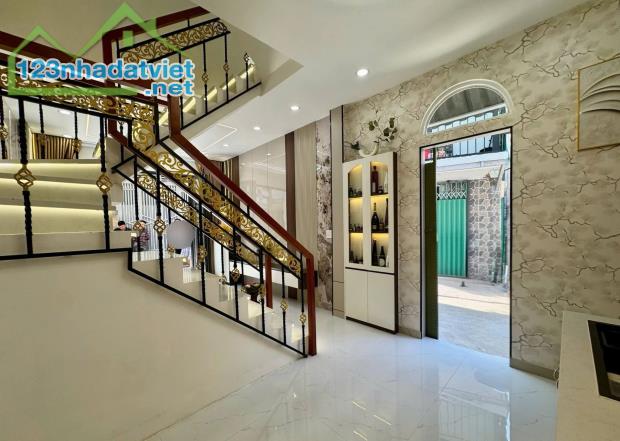 Bán nhà mới Âu Dương Lân P.3 Q.8. Kết cấu 3 tầng 3PN 3WC. - 4