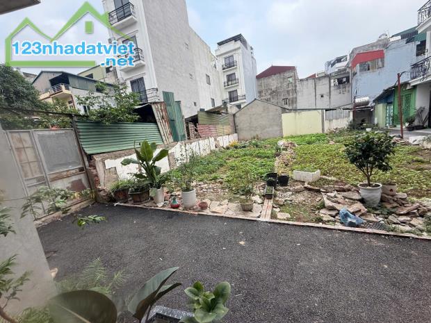 56 m2 - ô tô - việt Hưng -sổ đỏ  nhỉnh 7 tỷ - đất - mặt tiền 5 m