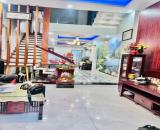 Gấp bán nhà Thủ Đức, 3 tầng, giá 6.6 tỷ, dt 71m2, ngay phố Man Thiện.