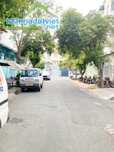 NHÀ 4 TẦNG (4X20M) MẶT TIỀN KDC CAO LỖ SÁT TTTM PARC MALL QUẬN 8