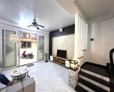 Cho thuê nhà ngõ ba gác đường Mỹ Đình Nam Từ Liêm 45m x 4 tầng, giá 15tr/tháng