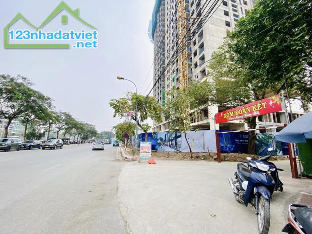 BÁN NHÀ PHÂN LÔ KHUYẾN LƯƠNG . NGAY CHUNG CƯ 10 TÒA ĐANG XÂY . DT 70 M . MT 6.8 M .