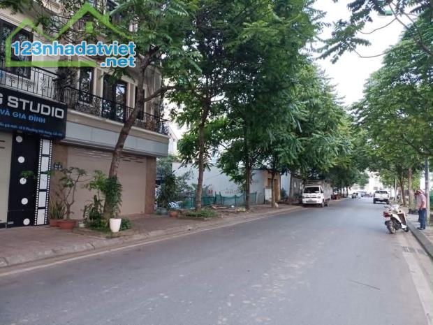 BÁN GẤP ĐẤT NGỌC THỤY, 80M MẶT TIỀN 5M, VIEW CÔNG VIÊN, Ô TÔ TRÁNH VỈA HÈ. GIÁ 25.5 TỶ - 1