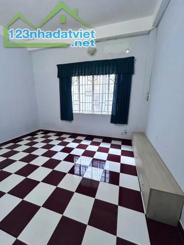 Cho thuê phòng trọ 282 Dương Quảng Hàm