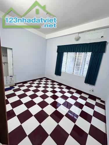 Cho thuê phòng trọ 282 Dương Quảng Hàm - 1