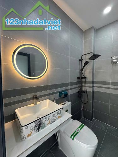Bán nhà mặt t.i.ề.n đường số P.1 Q.8