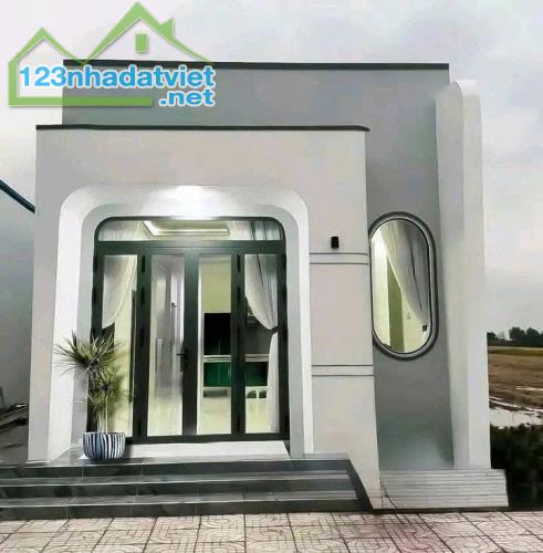 NHÀ CẤP 4 NGÀY HL15 ĐƯỜNG BẦU TRE DT 4MX2OM 2PN SÂN XE HƠI đường thông 12m