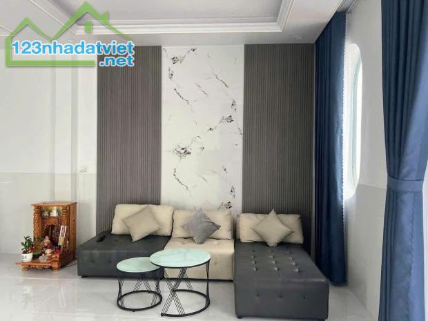 NHÀ CẤP 4 NGÀY HL15 ĐƯỜNG BẦU TRE DT 4MX2OM 2PN SÂN XE HƠI đường thông 12m - 2