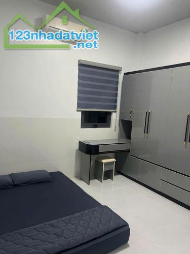 NHÀ CẤP 4 NGÀY HL15 ĐƯỜNG BẦU TRE DT 4MX2OM 2PN SÂN XE HƠI đường thông 12m - 4