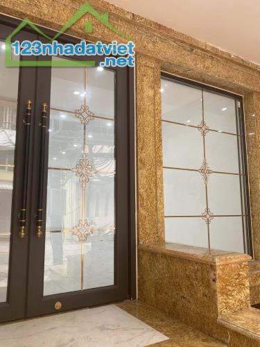 Chính chủ cho thuê mặt bằng tầng 1 và phòng trọ tại số 220 Đê La Thành nhỏ - 1
