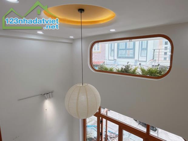 Nhà mới 3 tầng, ô tô đậu cửa, gần Celadon Tân Phú, 5.2 tỷ - 2
