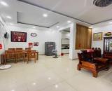 Gấp bán nhà 3 tầng, giá 8.4 tỷ, dt 138m2, giáp Phạm Văn Đồng, Thủ Đức.