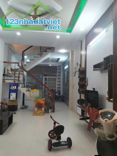 SIÊU PHẨM GÒ DẦU TÂN PHÚ - HẺM XE HƠI - 50M2 (4x12.5) - 2 TẦNG BTCT MỚI ĐẸP. CHỈ HƠN 5 TỶ - 1