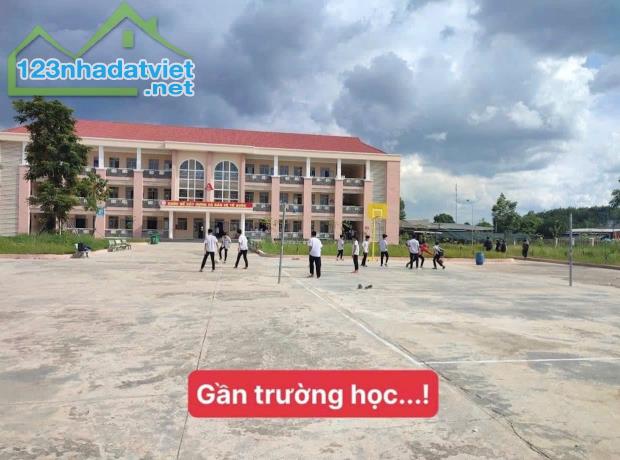 KẸT TIỀN BÁN GẤP 5X45=225M2 ĐẤT THỔ CƯ SỔ RIÊNG GẦN KCN SÁT CHỢ, TR.HỌC, UBND. GIÁ 185TR - 2
