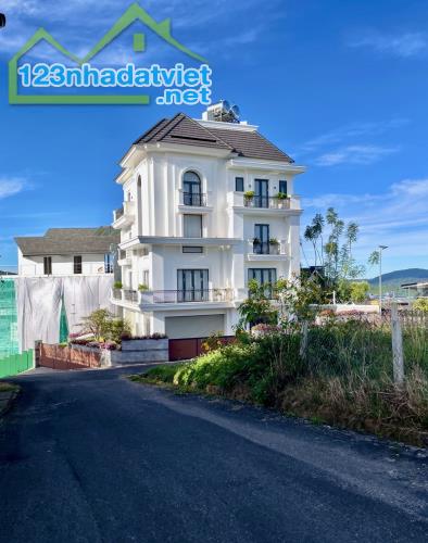 Lô đất đẹp view thoáng cần bán gấp trong tuần, giá 7,5 tỷ hơn 200m2 - 1