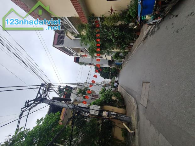 Bán nhà 5 tầng Trâu Quỳ, Gia Lâm, đường ô tô tránh, nhỉnh 6 tỷ. Lh 0989894845