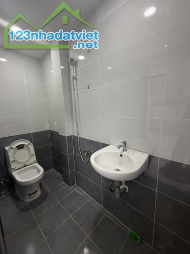 NGUYỄN TRỌNG TRÍ GIÁP AEON BÌNH TÂN 25M2 2 TẦNG SHR CHỈ 2.95 TỶ - 2