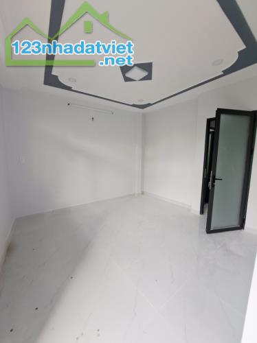 NGUYỄN TRỌNG TRÍ GIÁP AEON BÌNH TÂN 25M2 2 TẦNG SHR CHỈ 2.95 TỶ - 3