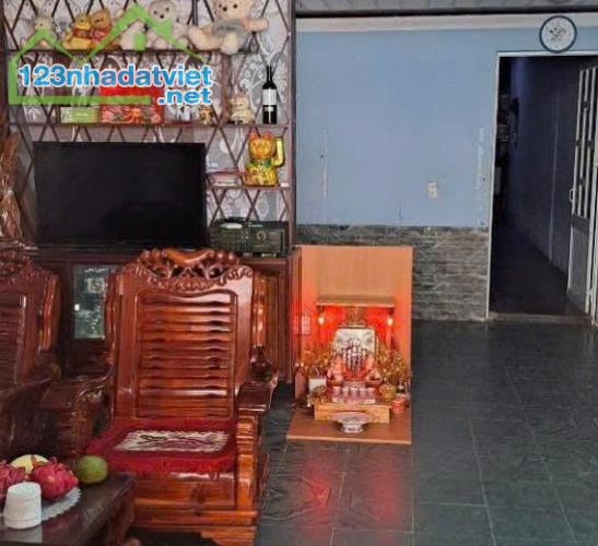 Bán GẤP! Nhà phố hẻm ô tô gần chợ Ngô Quyền, 7 tỷ Ngộp Bank - 1