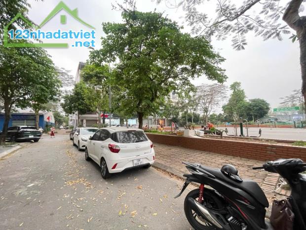 🏡SIÊU PHẨM⭐ BÁN ĐẤT ĐÀO ĐÌNH LUYỆN - VIỆT HƯNG - LONG BIÊN 🌳 VIEW CV- 76M2 - CHỈ 27.5 TỶ - 1