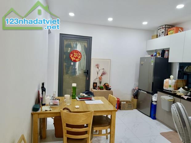 BÁN NHÀ MẶT TIỀN HẺM BÙI MINH TRỰC - P.6 QUẬN 8 - 63M2 - 3PN - NHỈNH 5 TỶ - LH 0784968131 - 2