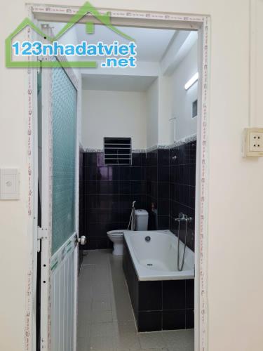 Bán Nhà Quận 5 - 5 Tầng BTCT 100% - Hoàn Công Đủ  - 4PN - 3WC - Giá Chỉ 5,5 Tỷ  💥 - 3