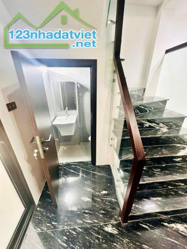 🔥 BÁN NHANH PHÂN LÔ HOÀNG NGÂN – 55m² – VỈA HÈ – VIEW CÔNG VIÊN – NHỈNH 20 TỶ