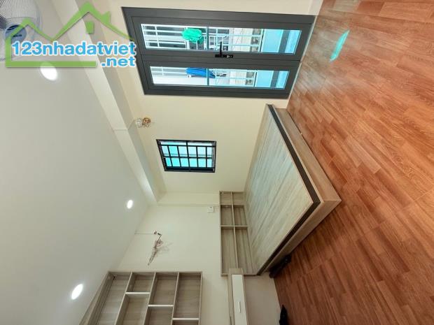 15M2 PHAN THỊ HÀNH NHÀ MỚI 2 TẦNG SHR 2 TỶ 2
