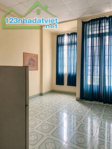 Bán nhà Q.8 hẻm trước nhà 5m. Diện tích 47m2. Kết cấu 3 tầng 4PN 3WC. - 2