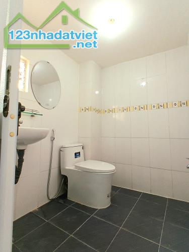 Nhà Đẹp Dân Trí Tốt - Hoàn Công Đủ 3 Tầng - 31,5m² - Võ Văn Tần Quận 3 - Hẻm 3,5m - 7 Tỷ - 5