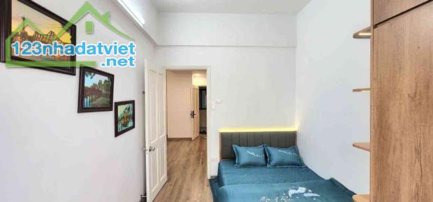 Cần bán chung cư mặt phố Tạ Quang Bửu - 60m2 x 2 ngủ - Lô góc - Sổ đỏ cc - Giá 6,19 Tỷ - 2