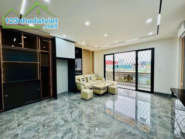 TRẦN THỦ ĐỘ BẾN XE NƯỚC NGẦM CÔNG VIÊN YÊN SỎ  45m2 8.9 tỷ - 2