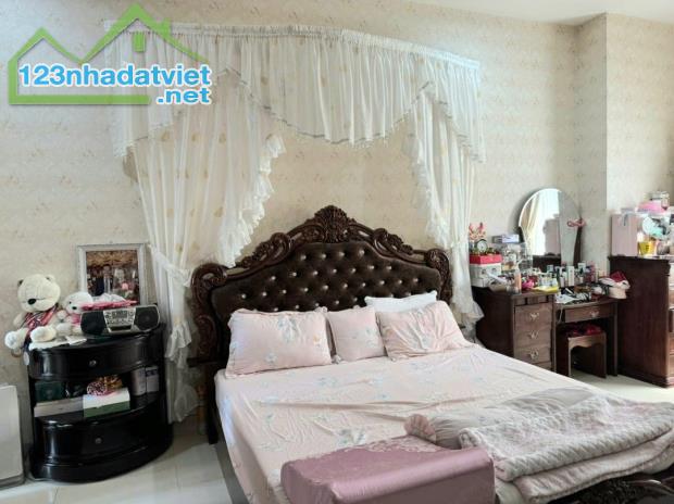 GIẢM 5.5 TỶ  BIỆT THỰ 4 TẦNG SÁT TÊN LỬA--250M2--GIÁ :18.5 TỶ(TL) - 3