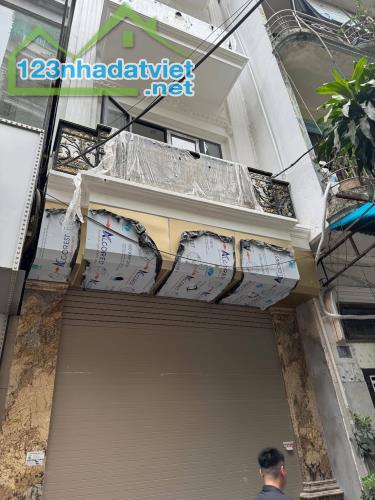Cực phẩm phân lô Kim Đồng, 70m2 6 tầng 4mt  Ngõ thông bàn cờ, vỉa hè rộng, 2 thoáng. Ô tô - 2