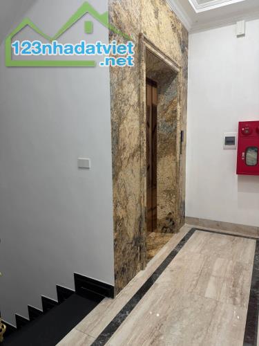 Cực phẩm phân lô Kim Đồng, 70m2 6 tầng 4mt  Ngõ thông bàn cờ, vỉa hè rộng, 2 thoáng. Ô tô
