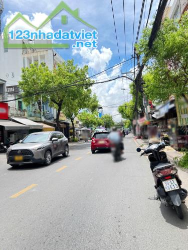 Nhà góc 2 tầng mặt tiền Tạ Quang Bửu P3Q8. Giá: 5.2 tỷ