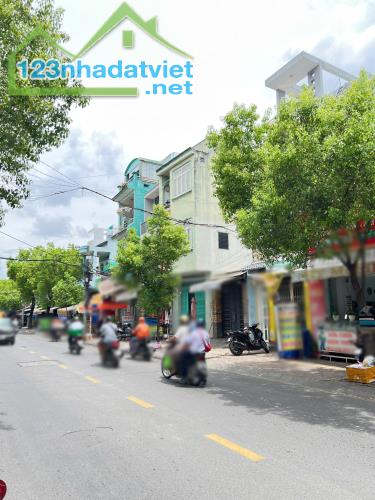 Nhà góc 2 tầng mặt tiền Tạ Quang Bửu P3Q8. Giá: 5.2 tỷ - 2