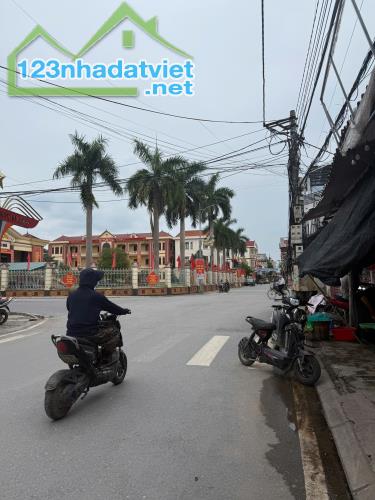 CỰC HIẾM-LÔ GÓC - CHIA LÔ - NGAY SÁT TT XÃ MỄ SỞ- OTO TẢI TRÁNH NHAU - 110m2