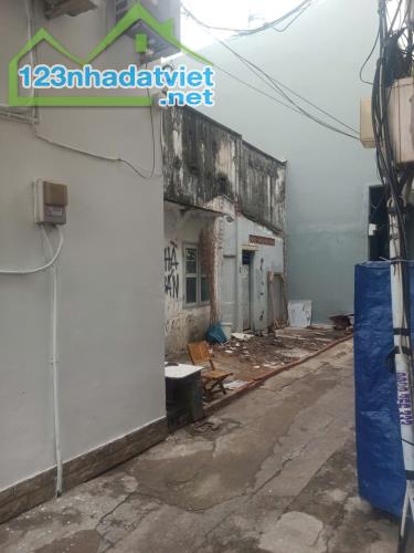 Bán đất 69/1 Phạm Văn Đồng, P.3, Gò Vấp: 7,7 x 11, giá 8,4 tỷ.