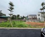 Bán mảnh đất tại Long Hưng, Văn Giang cũ, 300m2, Gần DHBK, Ô to tránh