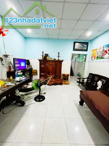 NHÀ QUẬN 2 GIÁ 7 TỶ, VỪA Ở VỪA THU 8 TRIỆU/THÁNG, XE HƠI ĐỖ TRÁNH, HOÀN CÔNG ĐỦ, Ở NGAY - 3