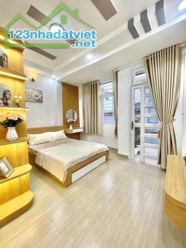 NHÀ ĐẸP GÒ VÁP - VÀI BƯỚC RA MẶT PHỐ - NHỈNH 5 TỎI - 2